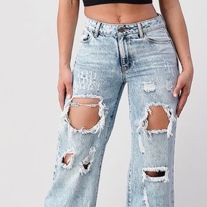 Cut out distressed jeans